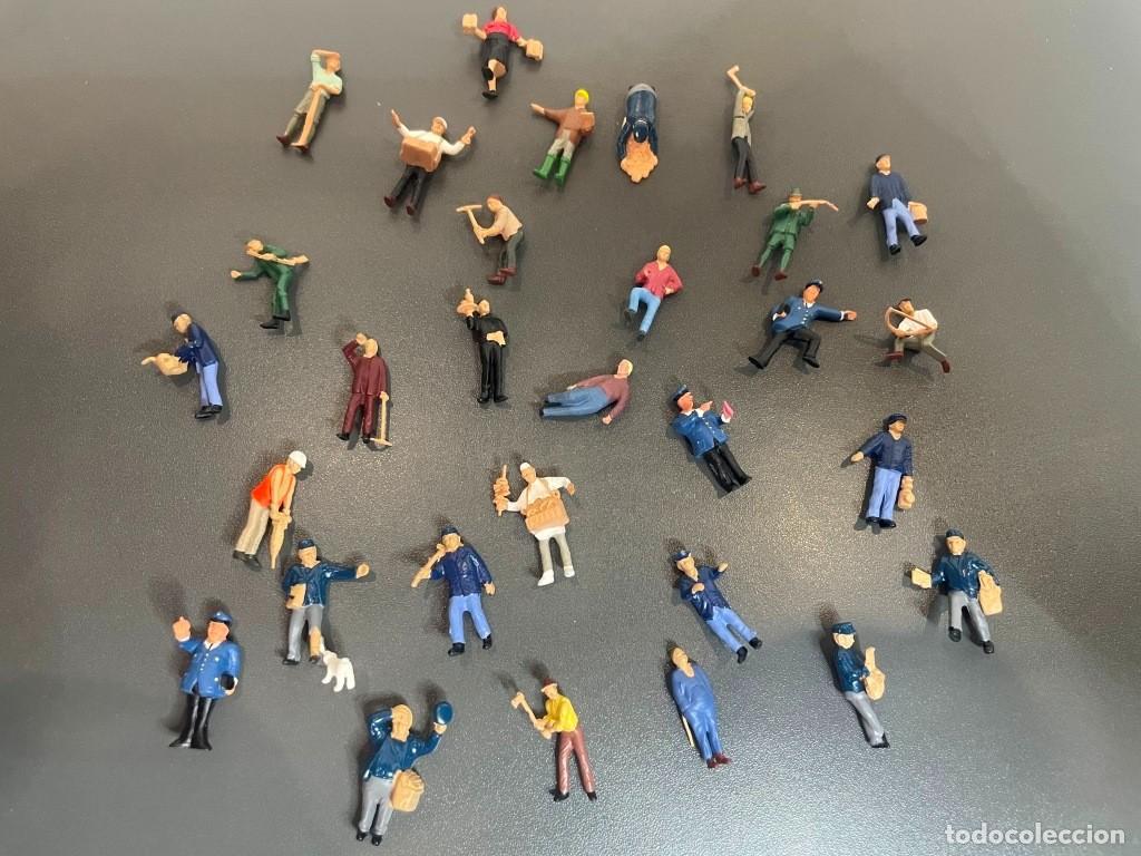 Hobbys: Lote de 30 figuras Preiser escala HO