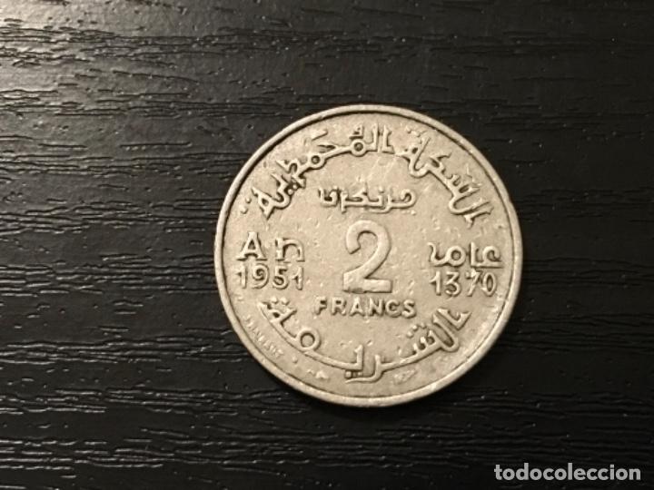 Monedas antiguas de &Aacute;frica: Moneda 2 francos Marruecos 1951 - Foto 1
