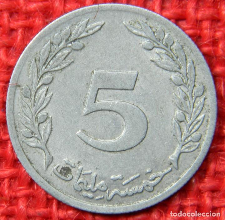 Monedas antiguas de &Aacute;frica: T&uacute;nez 5 millimes, 1983 - Foto 3
