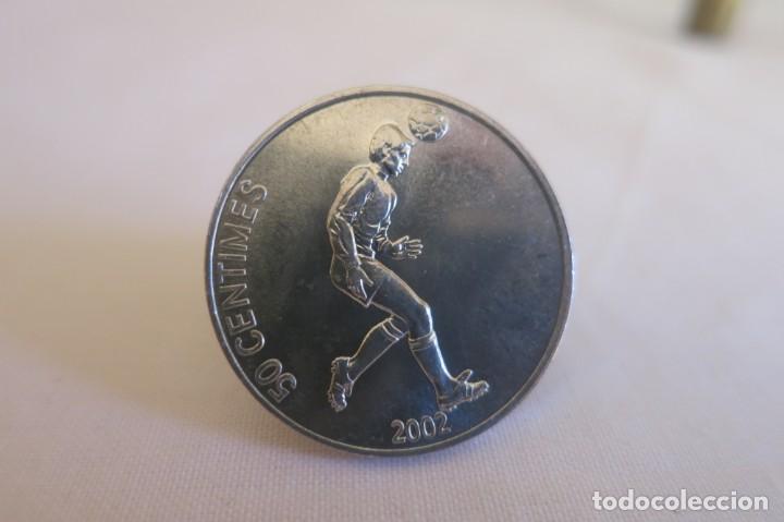 Monedas antiguas de &Aacute;frica: congo 50 centimos 2002 - Foto 2