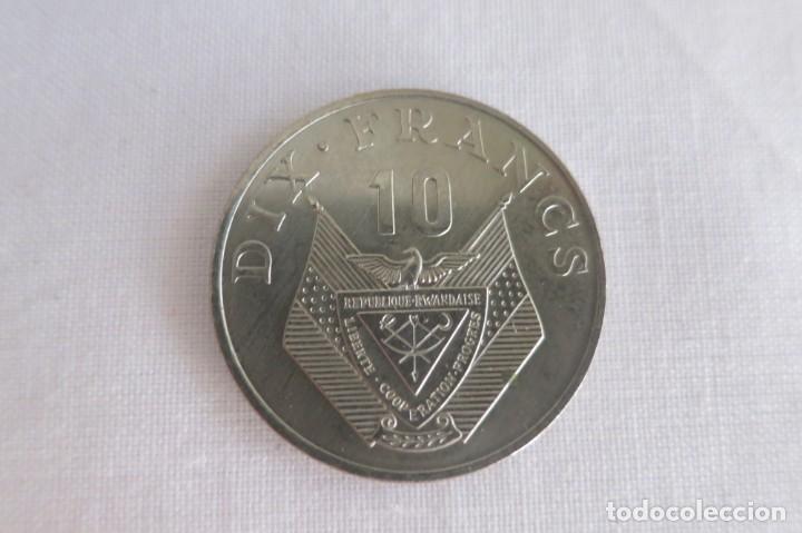 Monedas antiguas de &Aacute;frica: Rwanda 10 francos 1985 - Foto 2