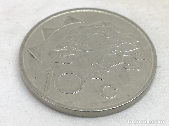 Monedas antiguas de &Aacute;frica: Moneda 2002. 10 C&eacute;ntimos. Namibia. KM 2. MBC - Foto 2