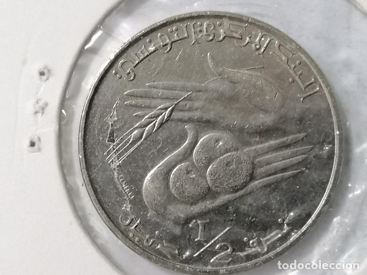 Old Coins of Africa: MONEDA 1/2 DINAR, 1983, TUNEZ