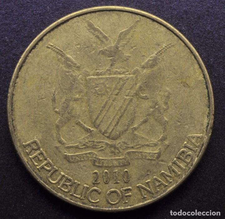 Monedas antiguas de &Aacute;frica: Namibia, 1 d&oacute;lar 2010 - Foto 2
