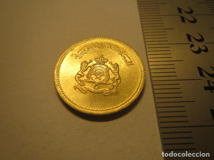 Monedas antiguas de &Aacute;frica: MONEDA 10 CENTIMOS DE DIRHAM 1987 1407 CENTIMES (3) - Foto 2