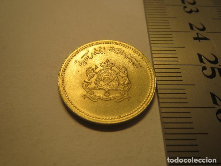 Monedas antiguas de &Aacute;frica: MONEDA 10 CENTIMOS DE DIRHAM 1987 1407 CENTIMES (4) - Foto 2