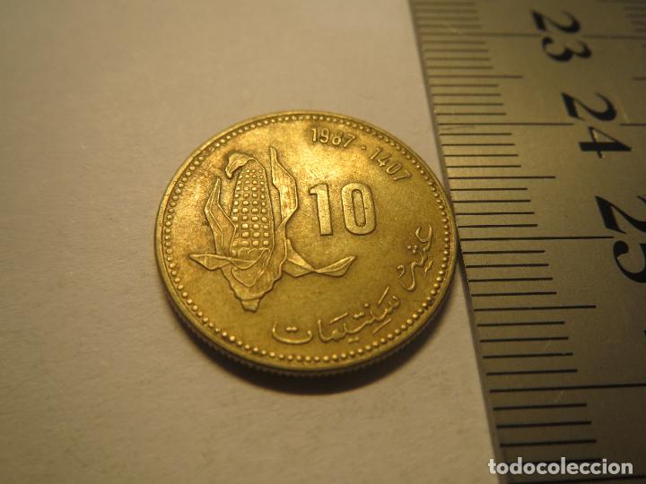 Monedas antiguas de &Aacute;frica: MONEDA 10 CENTIMOS DE DIRHAM 1987 1407 CENTIMES (5) - Foto 1