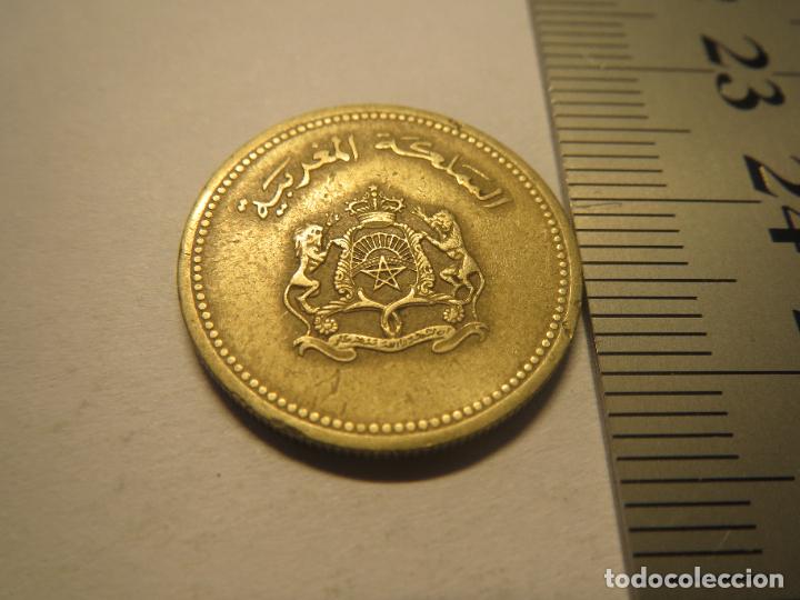 Monedas antiguas de &Aacute;frica: MONEDA 10 CENTIMOS DE DIRHAM 1987 1407 CENTIMES (7) - Foto 2