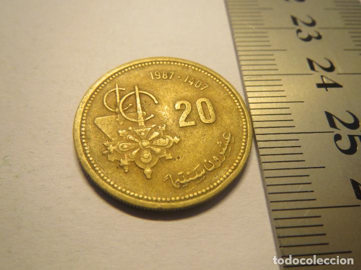 Monedas antiguas de &Aacute;frica: MONEDA 20 CENTIMOS DE DIRHAM 1987 1407 CENTIMES (4) - Foto 1