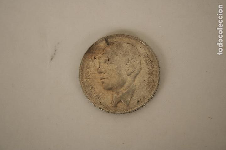 Monedas antiguas de &Aacute;frica: MARRUECOS , 5 DIRHAMS DE 1965 . PLATA - Foto 2