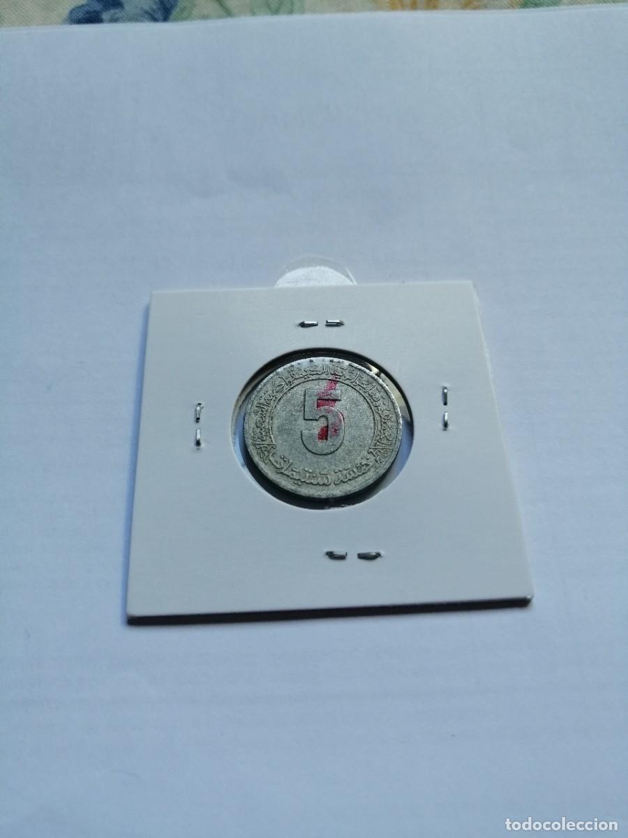 Monedas antiguas de &Aacute;frica: Argelia 5 Centimos 1980 - Foto 2
