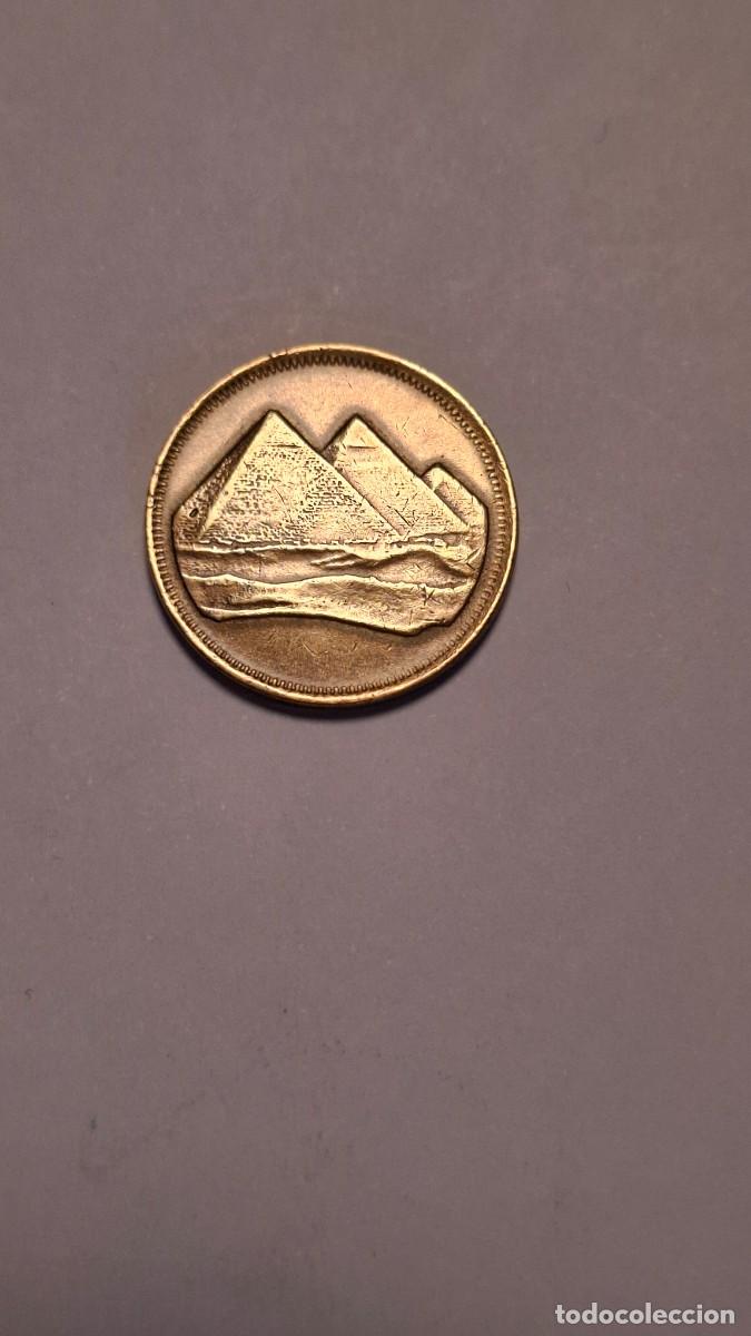 Monedas antiguas de &Aacute;frica: MONEDA DE EGIPTO DE 5 PIASTRAS DE 1984 - Foto 1
