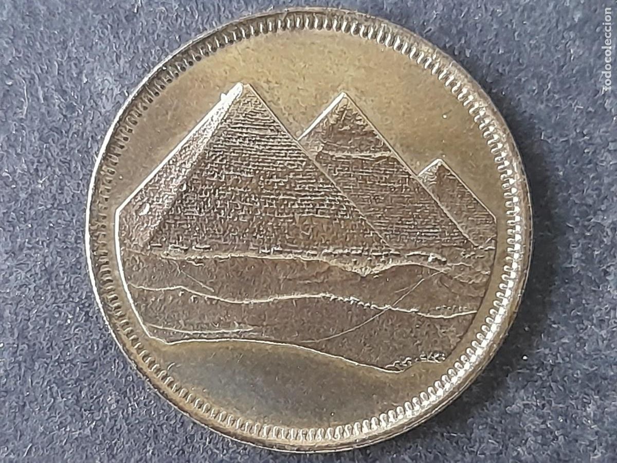 Monedas antiguas de &Aacute;frica: Moneda Republica arabe de Egipto 2 Piastras 1984 KM554 Piramide de Giza &rdquo;fecha cristiana&rdquo; calidad SC