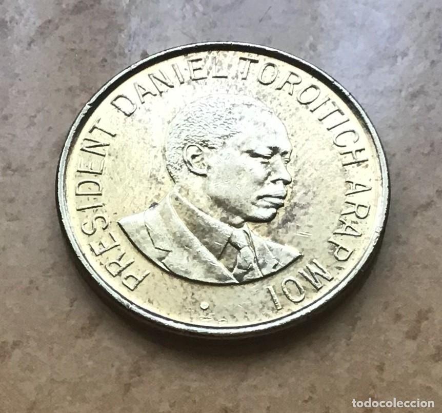 Monedas antiguas de &Aacute;frica: 1 chel&iacute;n de Kenia. A&ntilde;o 1995 - Foto 2