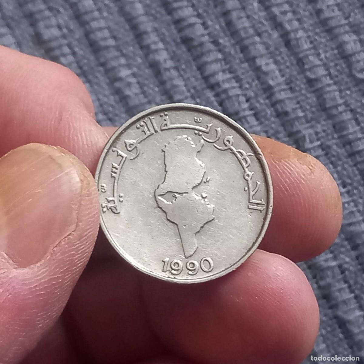 Monedas antiguas de &Aacute;frica: MONEDA DE T&Uacute;NEZ &frac12; DINAR 1990 (Mapa T&uacute;nez) KM# 318, F, Sch&ouml;n# 272.2, N# 1201.