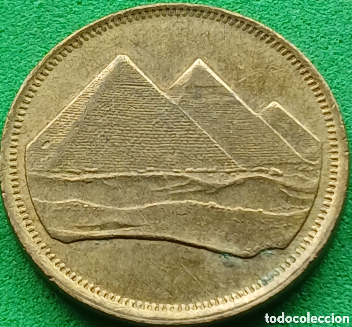 Monedas antiguas de &Aacute;frica: Egipto 5 piastras 1984 km#555 fecha isl&aacute;mica a la izquierda de la denominaci&oacute;n