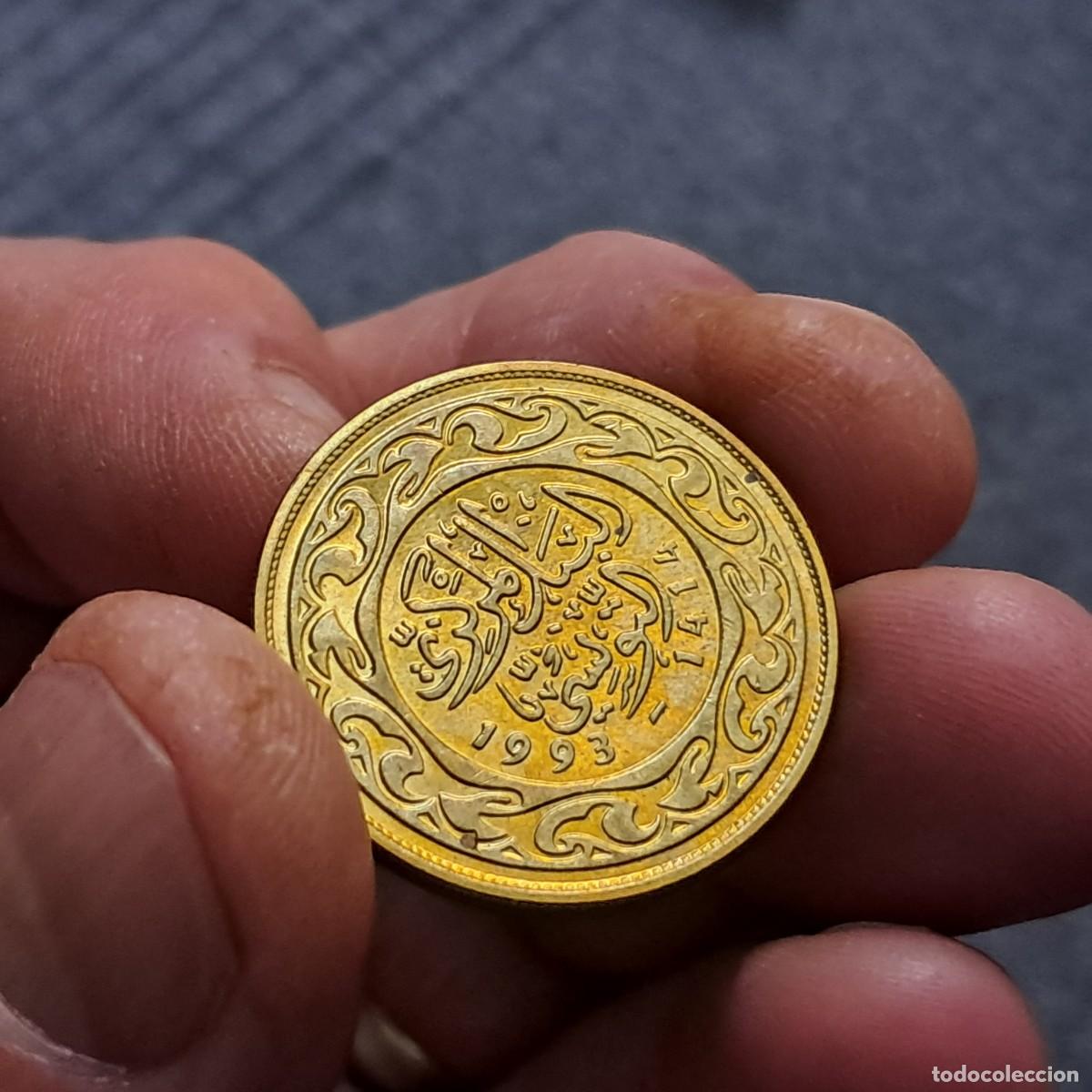 Monedas antiguas de &Aacute;frica: MONEDA DE T&Uacute;NEZ 100 MILLIMES 1993 (1414) (no magn&eacute;tica) KM# 309, VF.