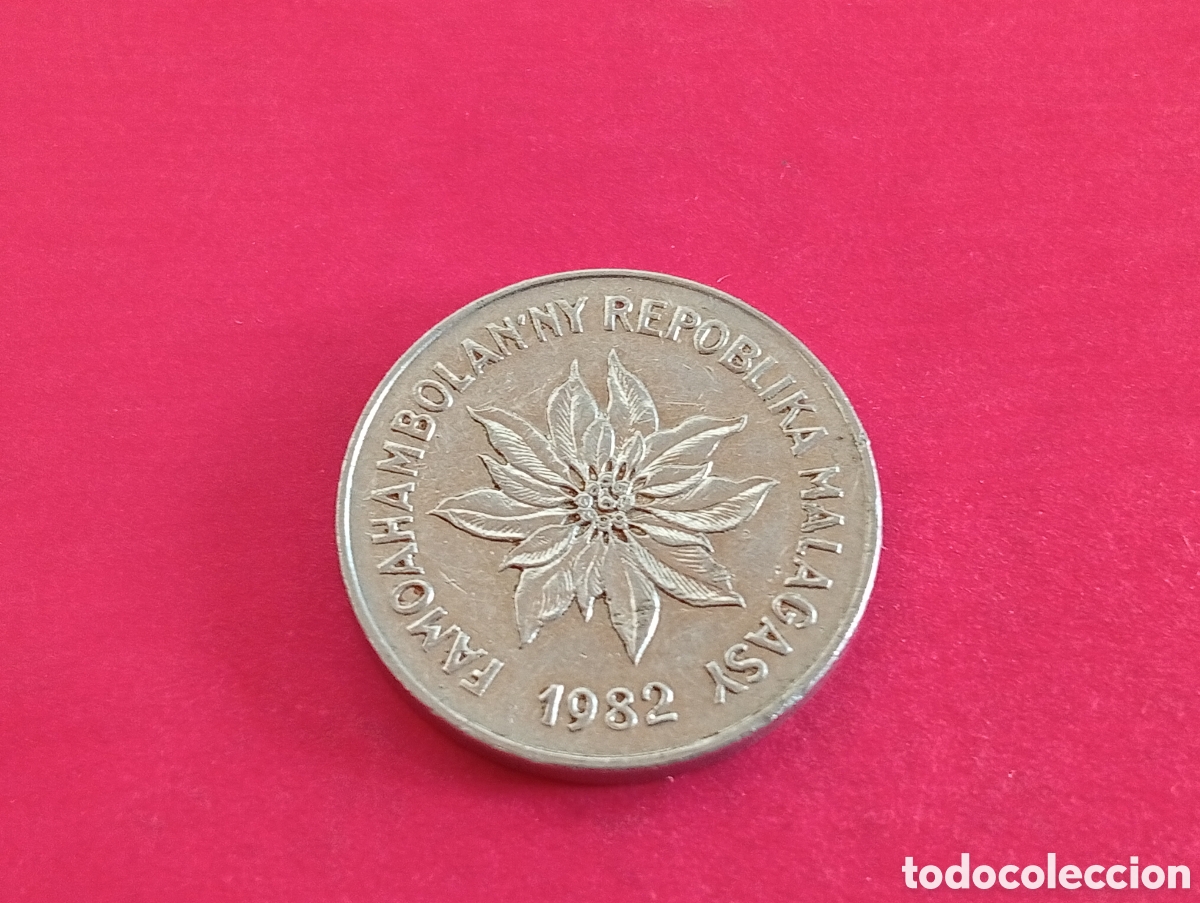 Monedas antiguas de &Aacute;frica: 5 francos de Madagascar 1982 - Foto 2