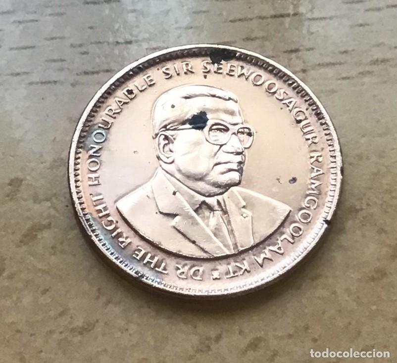 Monedas antiguas de &Aacute;frica: 5 centavos de Islas Mauricio. A&ntilde;o 2012 - Foto 2