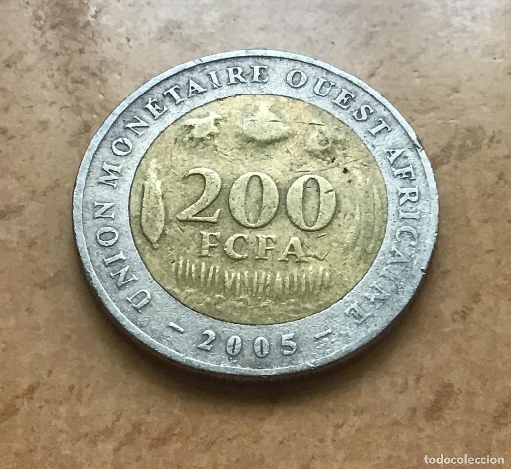 Monedas antiguas de &Aacute;frica: 200 francos de &Aacute;frica del Oeste. A&ntilde;o 2005