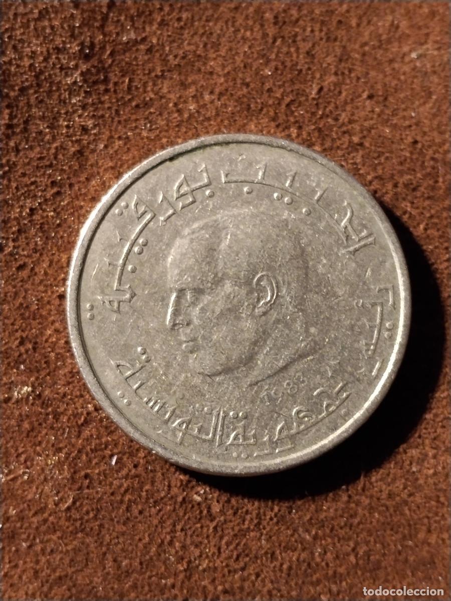 Monedas antiguas de &Aacute;frica: Moneda T&uacute;nez &ndash; 1/2 dinar 1983 &ndash; Bourguiba
