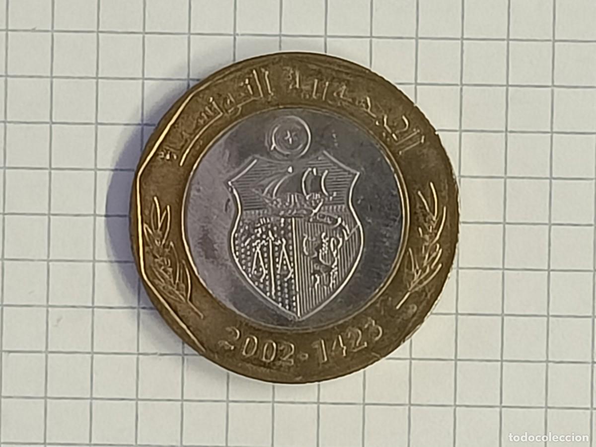 Monedas antiguas de &Aacute;frica: Moneda de Tunez. 5 dinars. Habib Bourguiba. 2002.