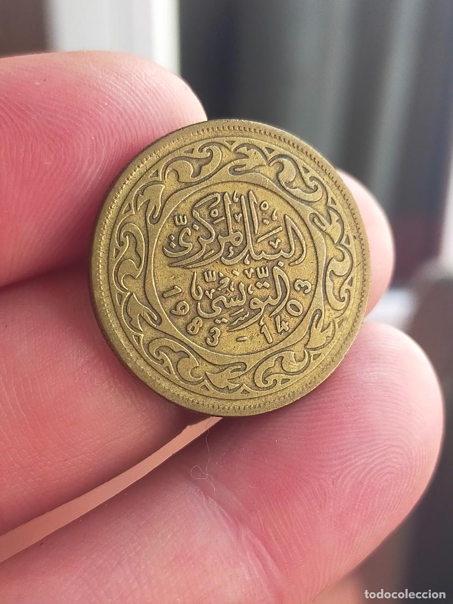 Monedas antiguas de &Aacute;frica: MONEDA DE 100 CIEN MILLIMES 1983 1403 TUNEZ MUY BUENA CONSERVACION