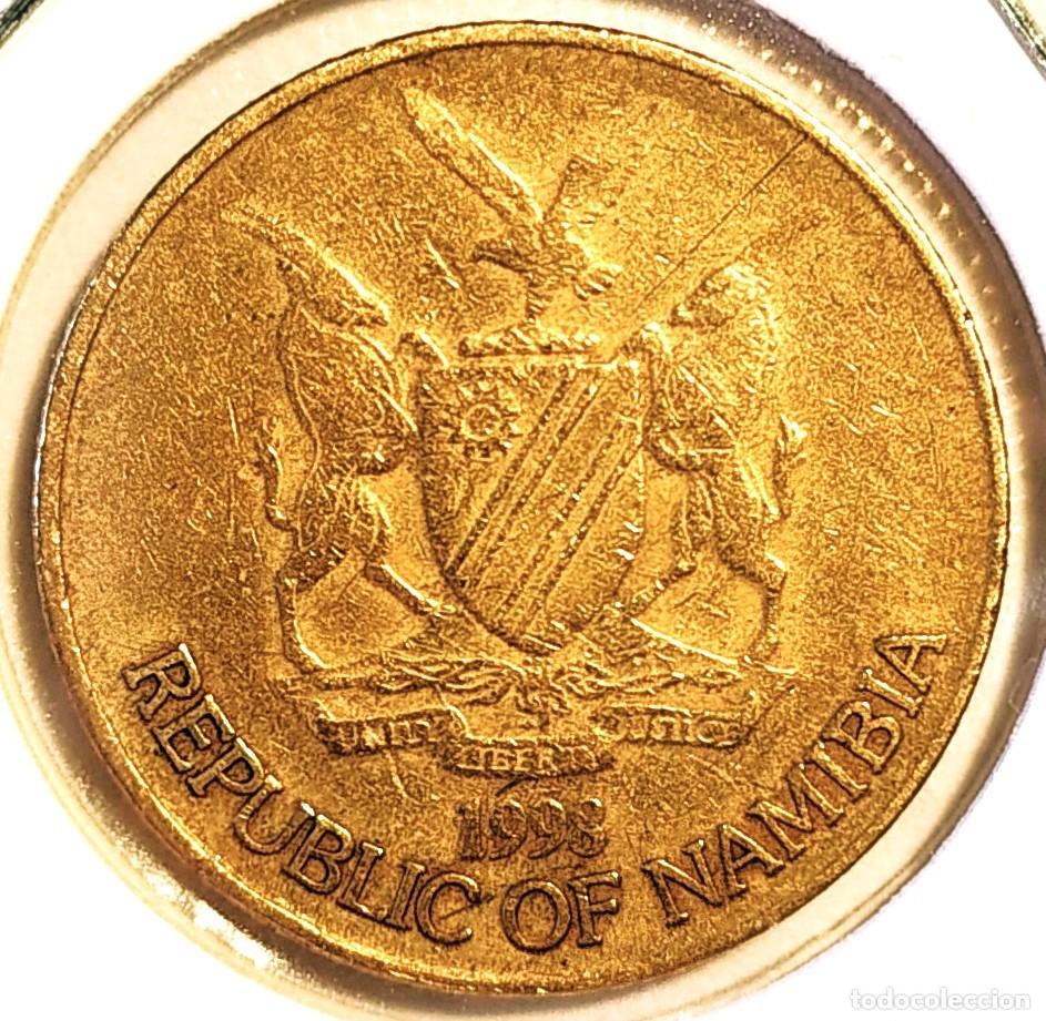 Monedas antiguas de &Aacute;frica: NAMIBIA (1993-) - 1 DOLAR 1998 - A - 5 GR. LATON - DIAMETRO 22,40 mm - MB - KM#4