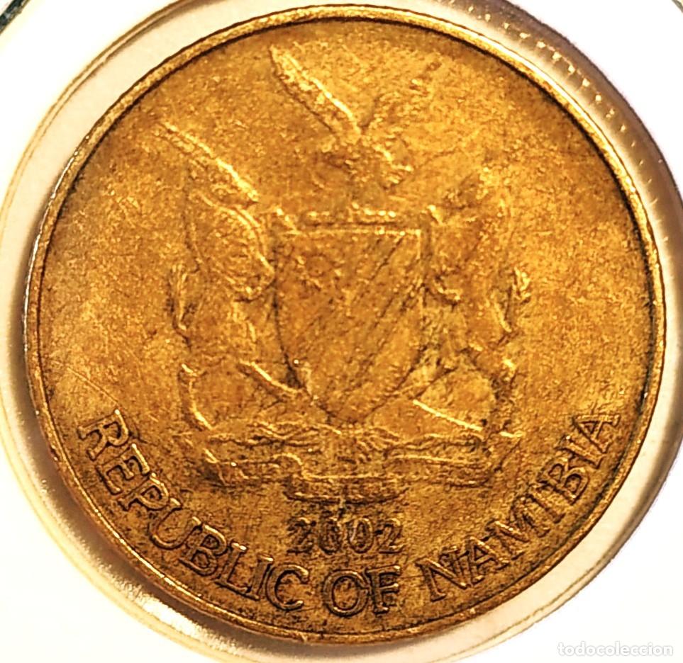 Monedas antiguas de &Aacute;frica: NAMIBIA (1993-) - 1 DOLAR 2002 - A - 5 GR. LATON - DIAMETRO 22,40 mm - MB - KM#4