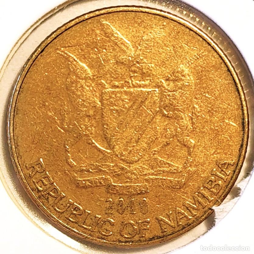 Monedas antiguas de &Aacute;frica: NAMIBIA (1993-) - 1 DOLAR 2010 - A - 5 GR. LATON - DIAMETRO 22,40 mm - MB - KM#4