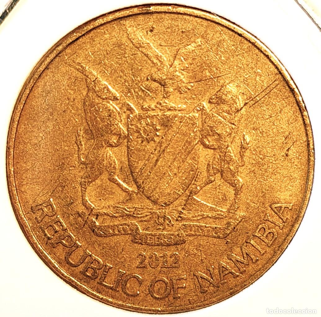 Monedas antiguas de &Aacute;frica: NAMIBIA (1993-) - 5 DOLARES 2012 - A - 6,22 GR. LATON - DIAMETRO 24,90 mm - MB - KM#5