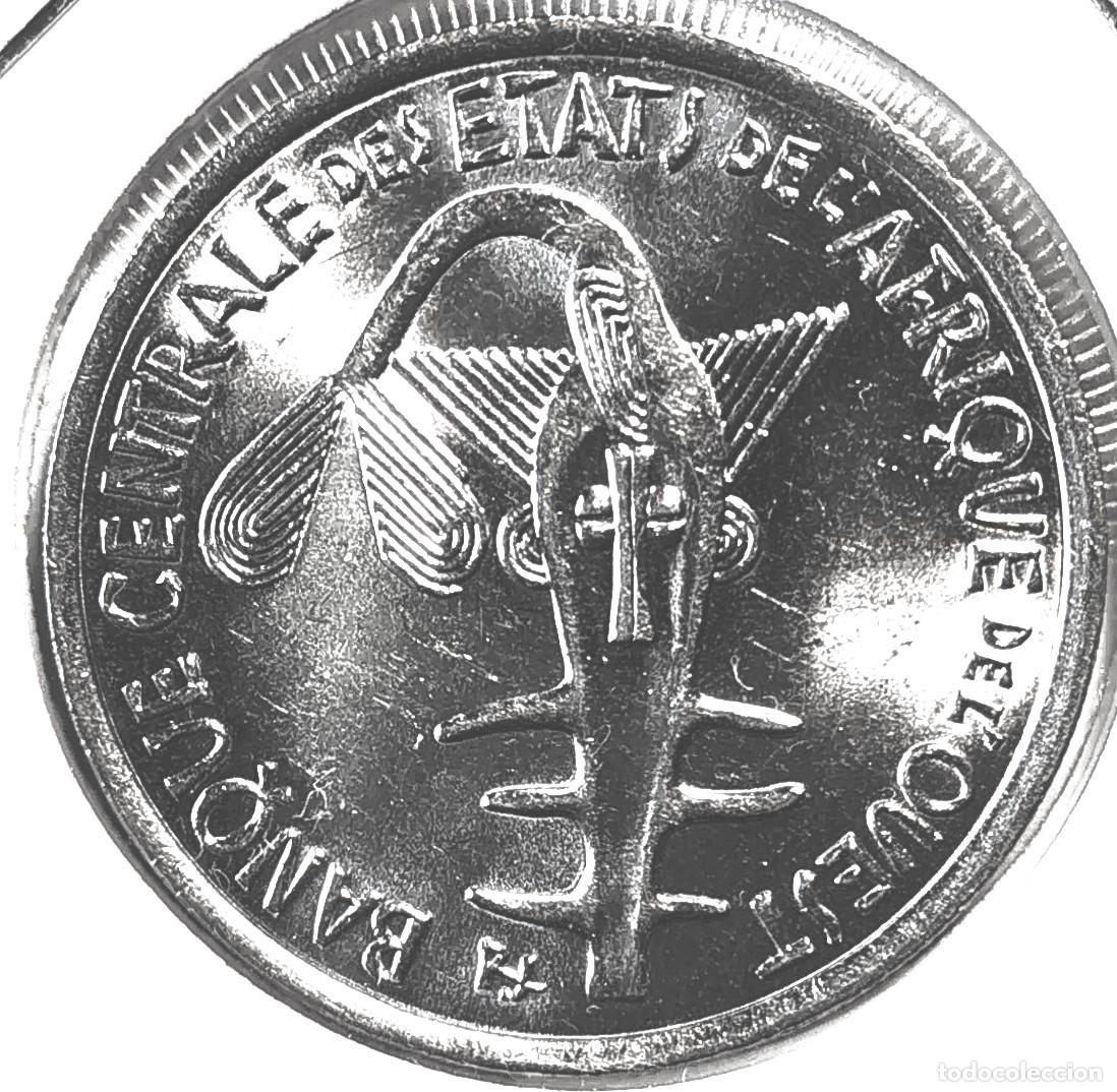 Monedas antiguas de &Aacute;frica: AFRICA OCCIDENTAL (BCEAO) - FRANCO CFA (1958-) - 100 FRANCOS 2002 - A - 7 GR. NIQUEL - DIAMETRO 26 m