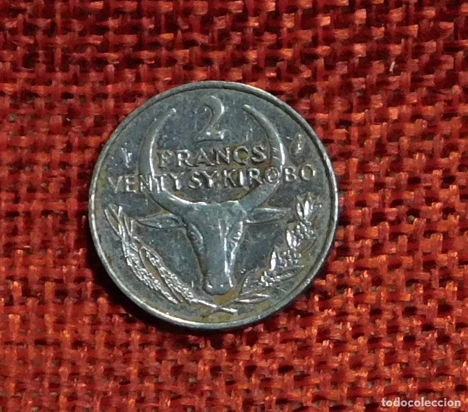 Monedas antiguas de &Aacute;frica: Malagasy Madagascar - A&ntilde;o 1982 - 2 Francs Venty Sykirobo