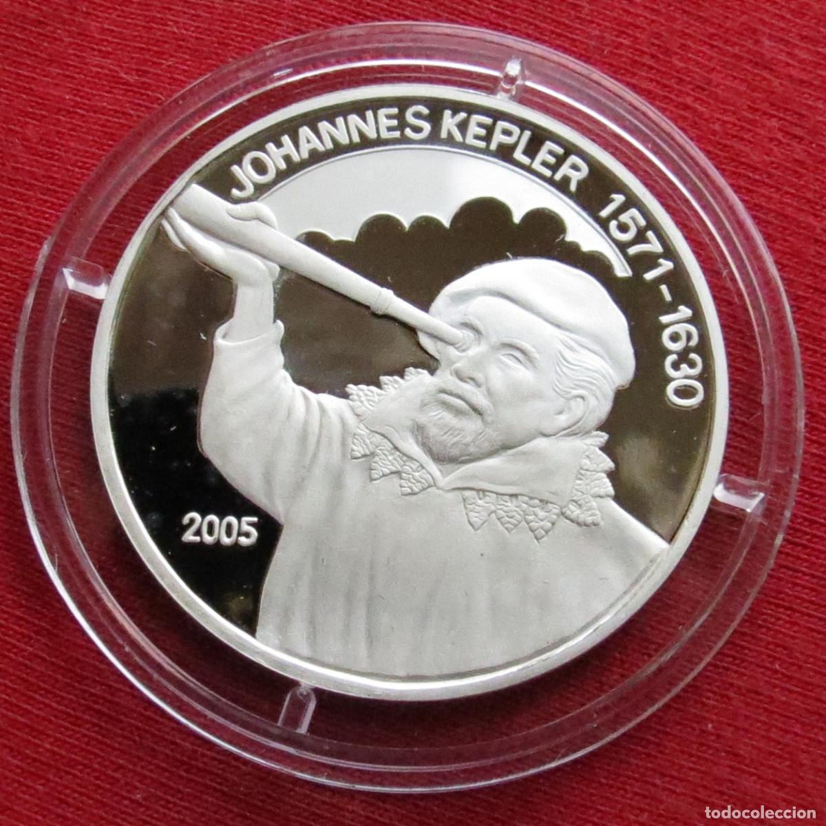 Monedas antiguas de &Aacute;frica: Benin 1000 francos 2005 Kepler