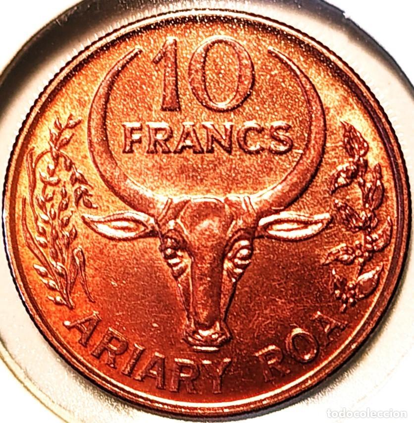 Monedas antiguas de &Aacute;frica: MADAGASCAR (1965-2021) - 10 FRANCOS 1996 - A - 3,30 GR. DE ACERO COBREADO - DIAMETRO 21 mm - MB