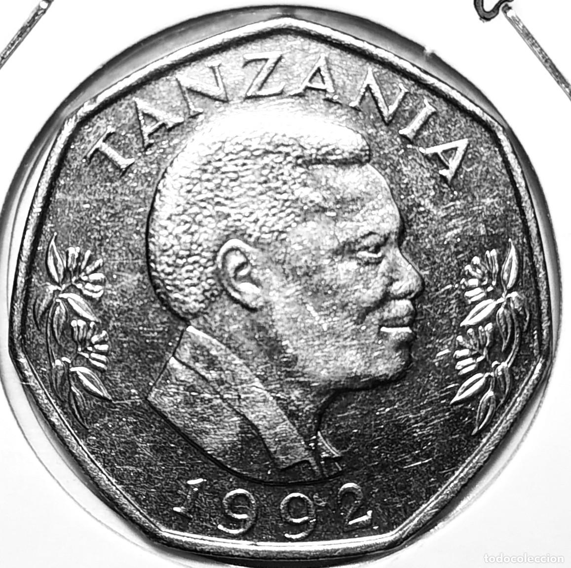 Monedas antiguas de &Aacute;frica: TANZANIA (1966-) - 20 SHILINGI ISHIRINI 1992 - ELEFANTE - A - 13 GR. ACERO NIQUELADO