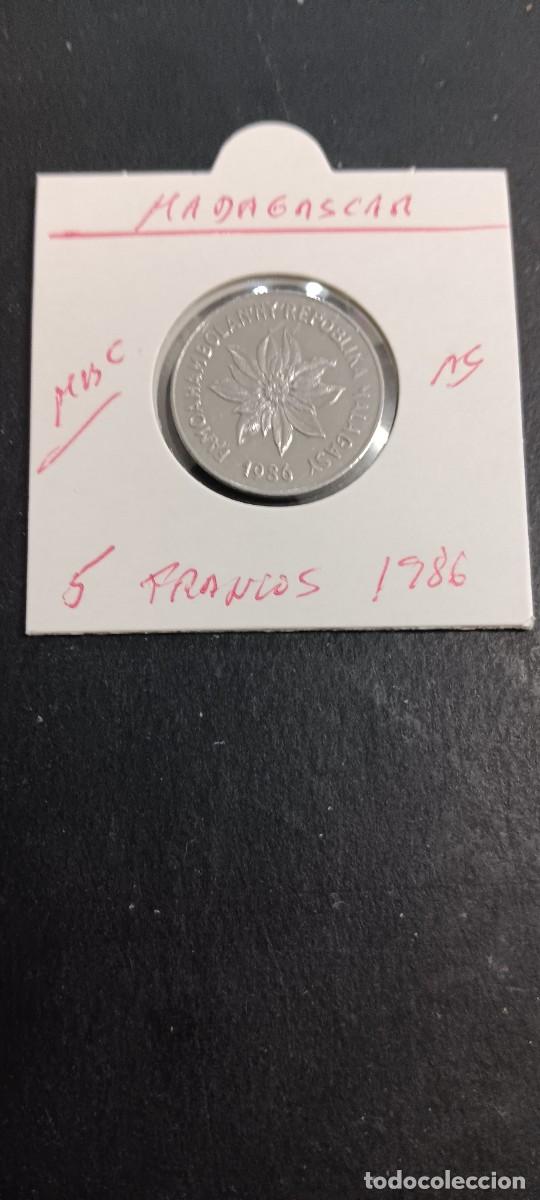 Monedas antiguas de &Aacute;frica: MADAGASCAR 5 FRANCOS 1986 MBC KM=10 (ACERO)