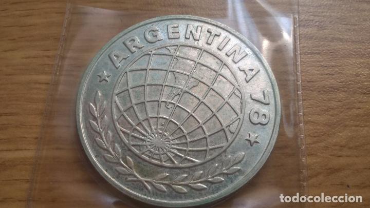 Argentina. 3000 pesos de plata de 1977. argenti Vendido