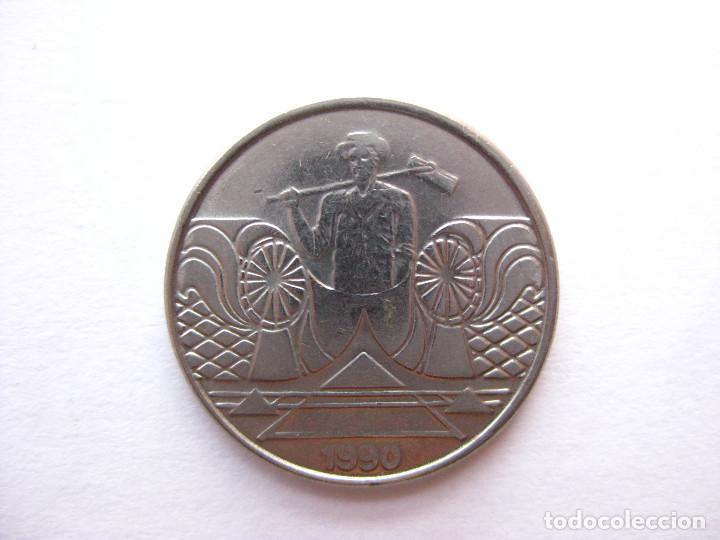 Monedas antiguas de Am&eacute;rica: MONEDA BRASIL 5 CRUCEIROS 1990 - Foto 1