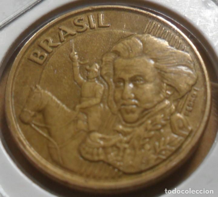 Monedas antiguas de Am&eacute;rica: BRASIL - 10 CENTAVOS - 2001 - Foto 1