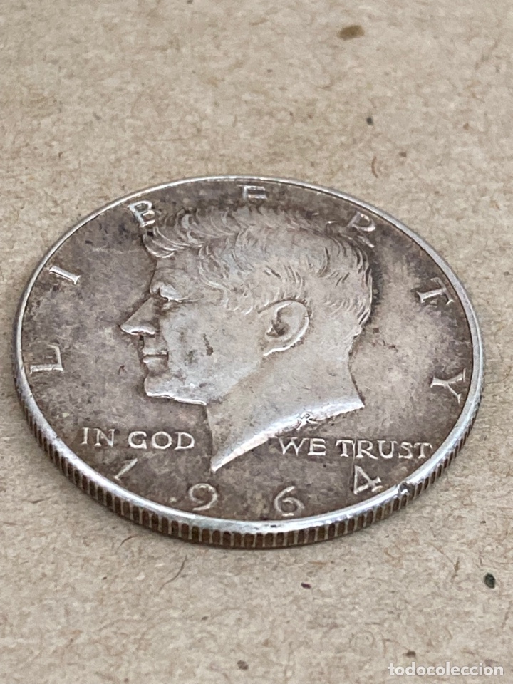 Monedas antiguas de Am&eacute;rica: Moneda de plata Half Dollar 1964 - Foto 2