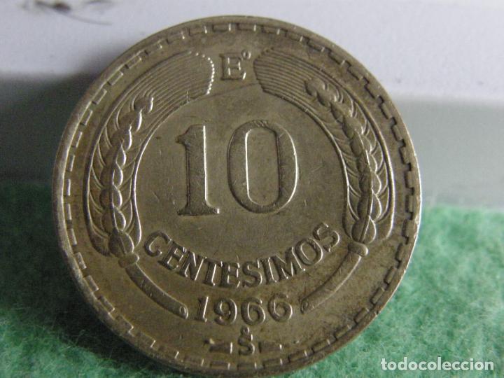 Monedas antiguas de Am&eacute;rica: 10 centimos de la Republica de Chile de 1966 - Foto 2