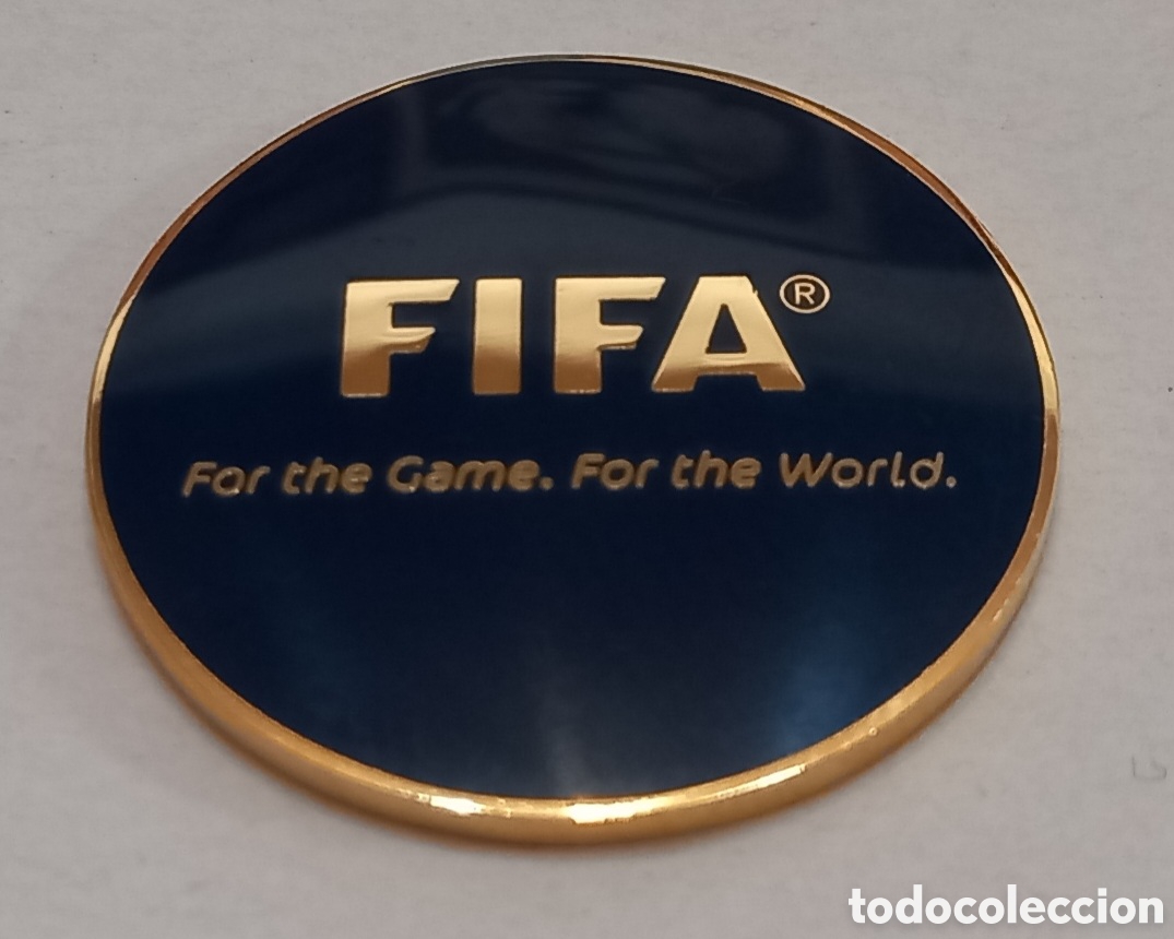 Monedas antiguas de Am&eacute;rica: Moneda de sorteo &aacute;rbitro Fifa env&iacute;o de M&aacute;laga - Foto 3