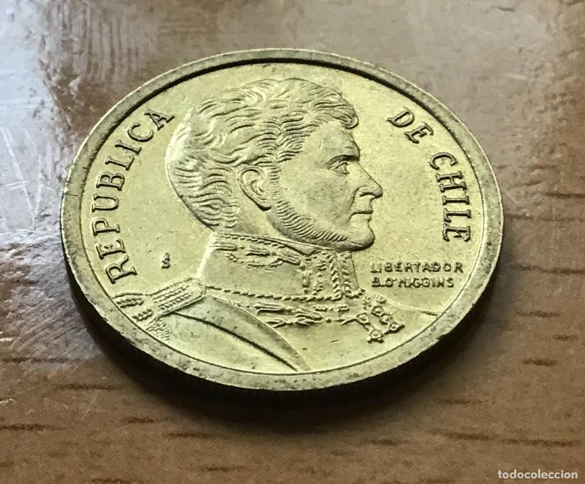 Monedas antiguas de Am&eacute;rica: 10 pesos de Chile. A&ntilde;o 2012 - Foto 2