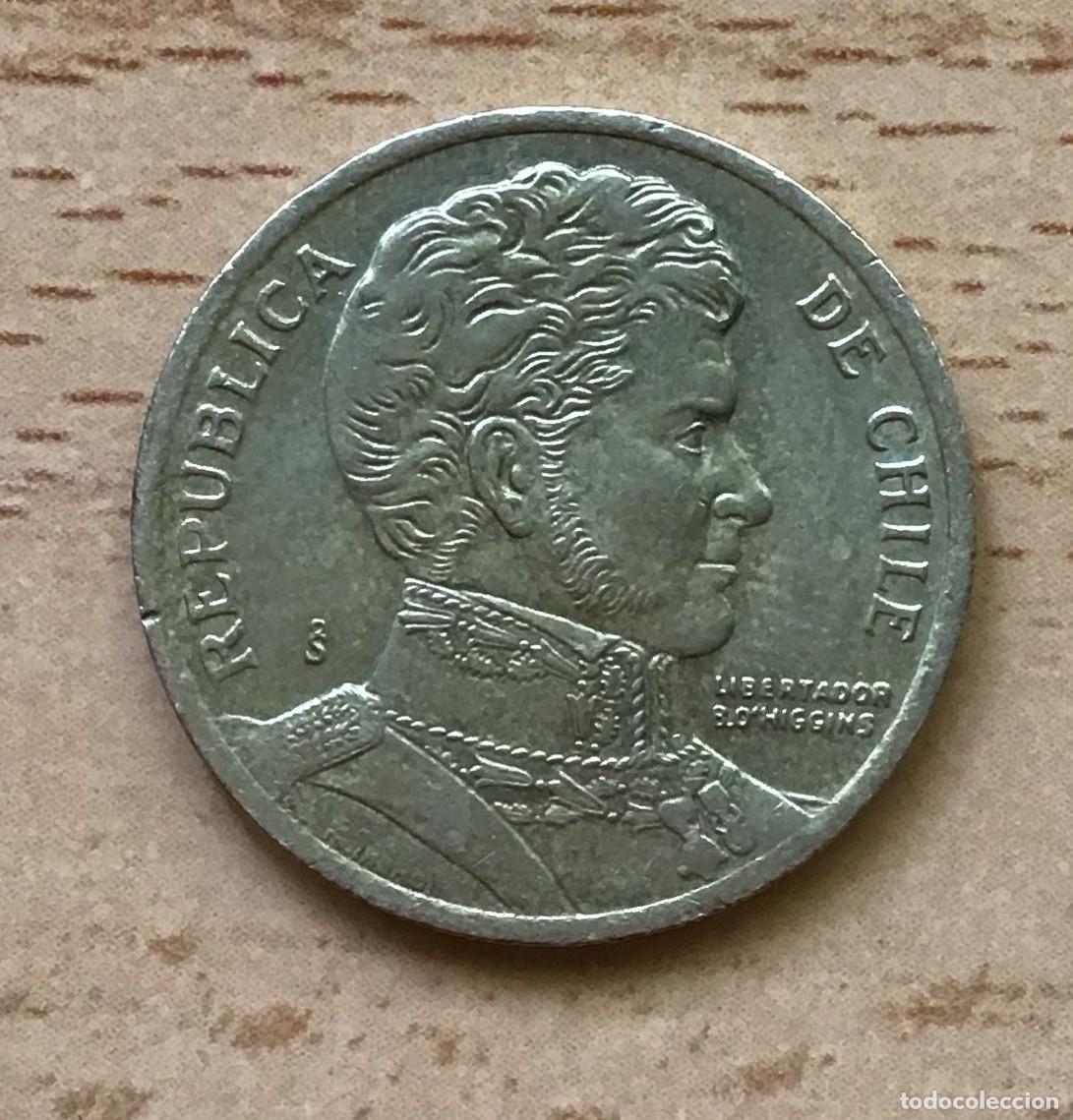 Monedas antiguas de Am&eacute;rica: 10 pesos de Chile. A&ntilde;o 2000 - Foto 2