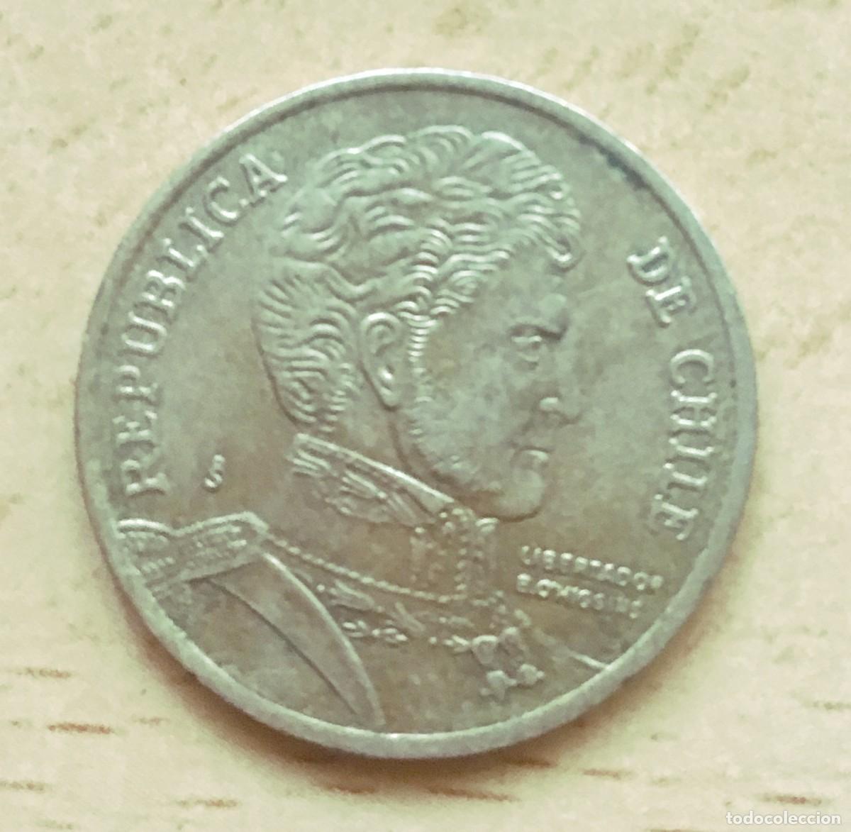 Monedas antiguas de Am&eacute;rica: 10 pesos de Chile. A&ntilde;o 2011 - Foto 2