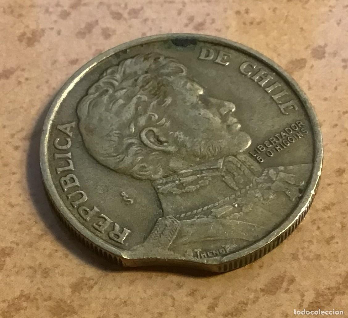Monedas antiguas de Am&eacute;rica: ERROR. 1 peso de Chile. A&ntilde;o 1978. Error de corte (clip el&iacute;ptico) - Foto 3