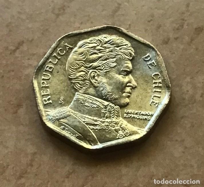 Monedas antiguas de Am&eacute;rica: 5 pesos de Chile. A&ntilde;o 2006 - Foto 2