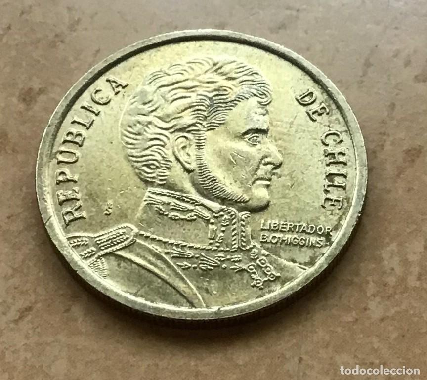 Monedas antiguas de Am&eacute;rica: 10 pesos de Chile. A&ntilde;o 2015 - Foto 2