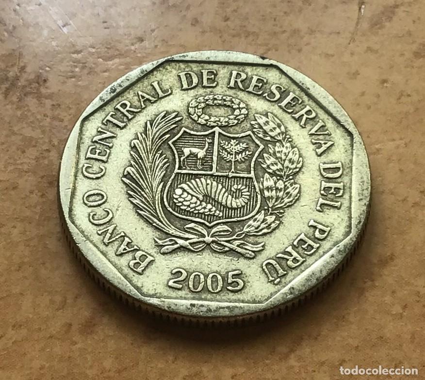 Monedas antiguas de Am&eacute;rica: 50 c&eacute;ntimos de Per&uacute;. A&ntilde;o 2005 - Foto 2